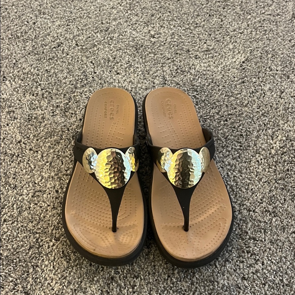CROCS shinny gold Pattern Sandals - Black and Tan